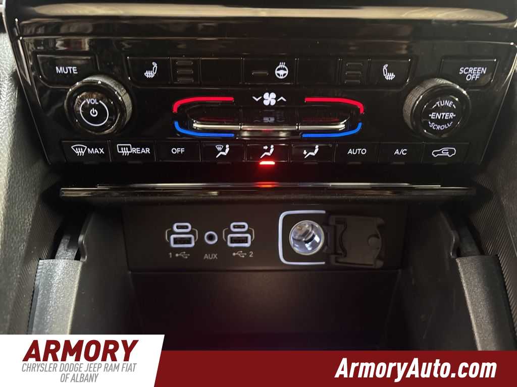 Thumbnail: 2025 Jeep Grand Cherokee - 16