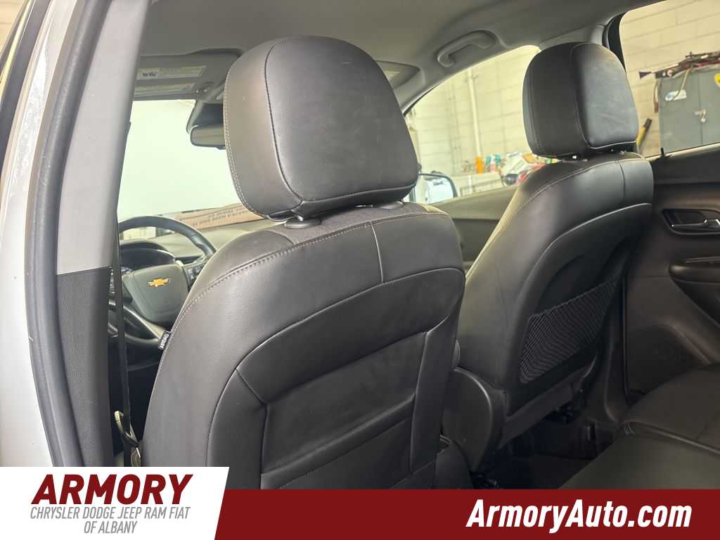 Thumbnail: 2020 Chevrolet Trax - 25