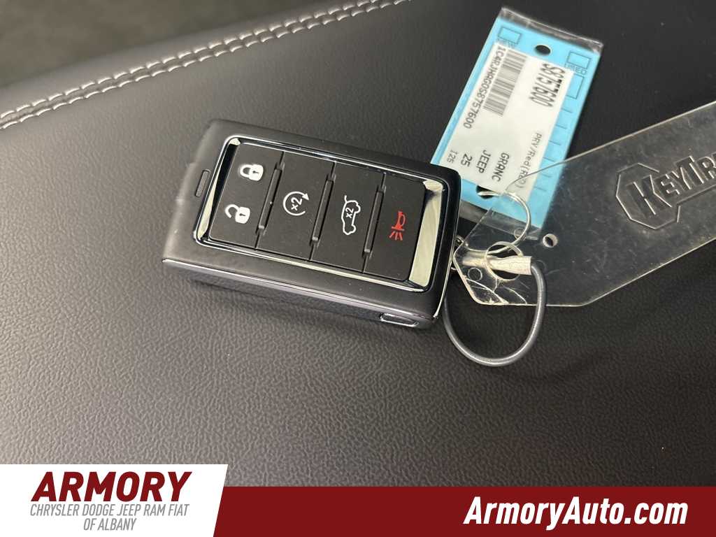 Thumbnail: 2025 Jeep Grand Cherokee - 18