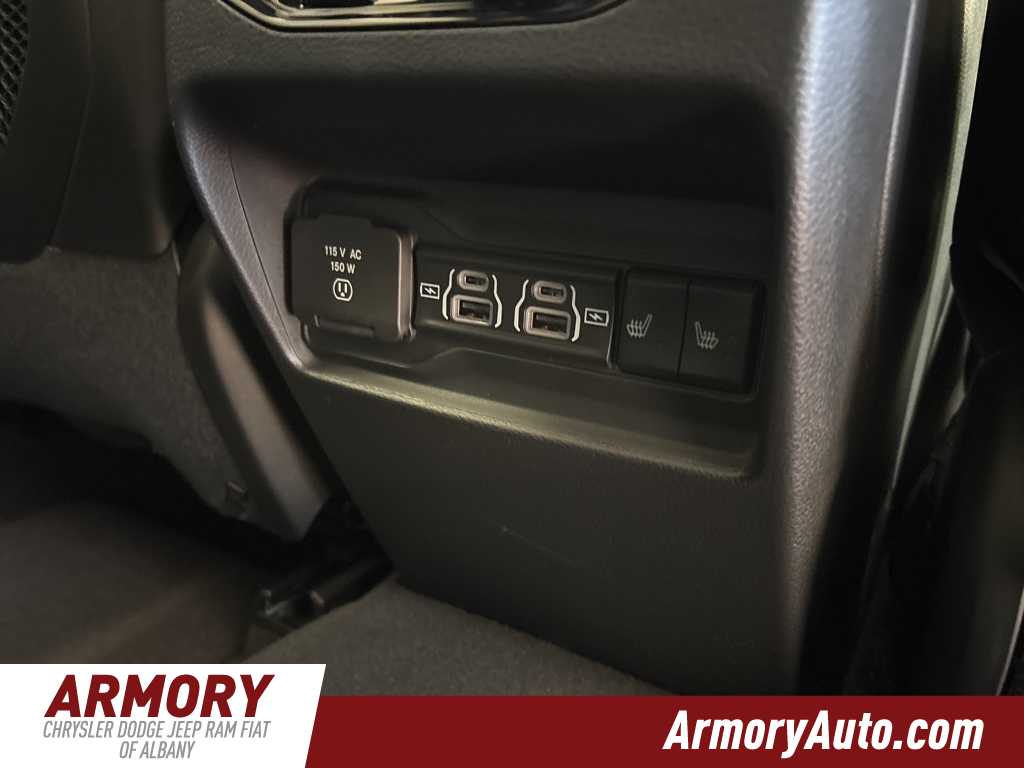 Thumbnail: 2025 Jeep Grand Cherokee - 31