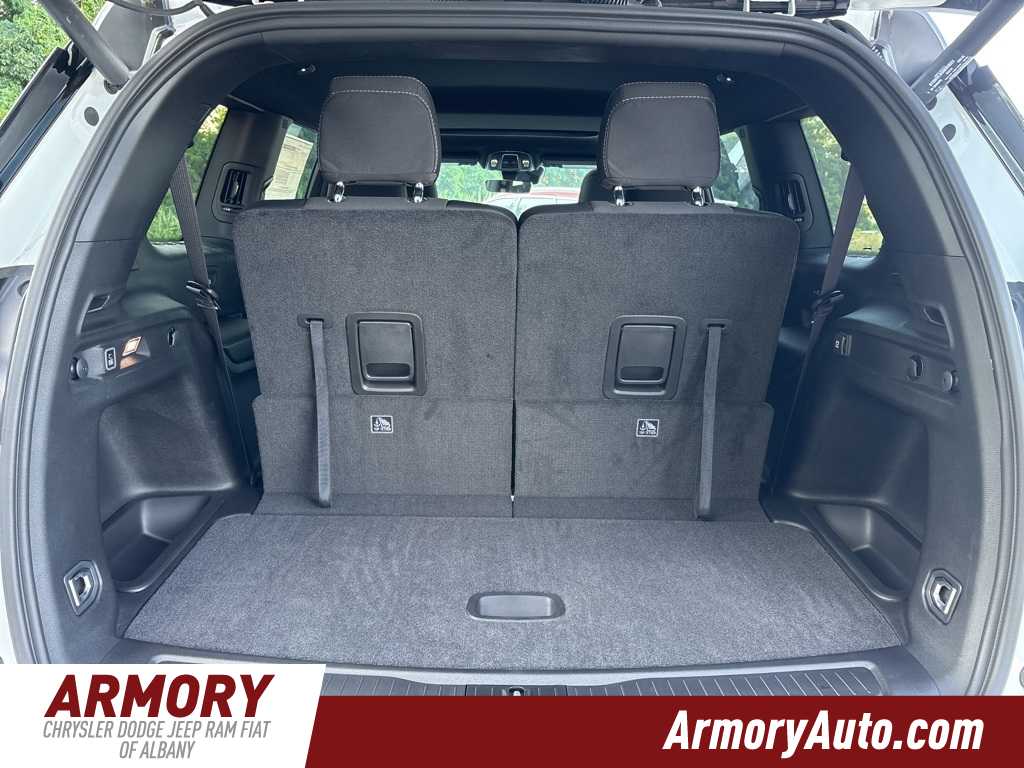 Thumbnail: 2025 Jeep Grand Cherokee L - 17