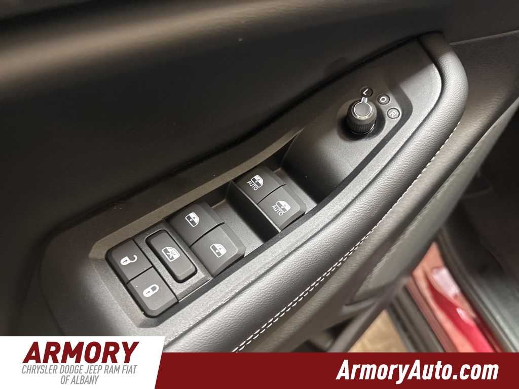 Thumbnail: 2025 Jeep Grand Cherokee L - 8