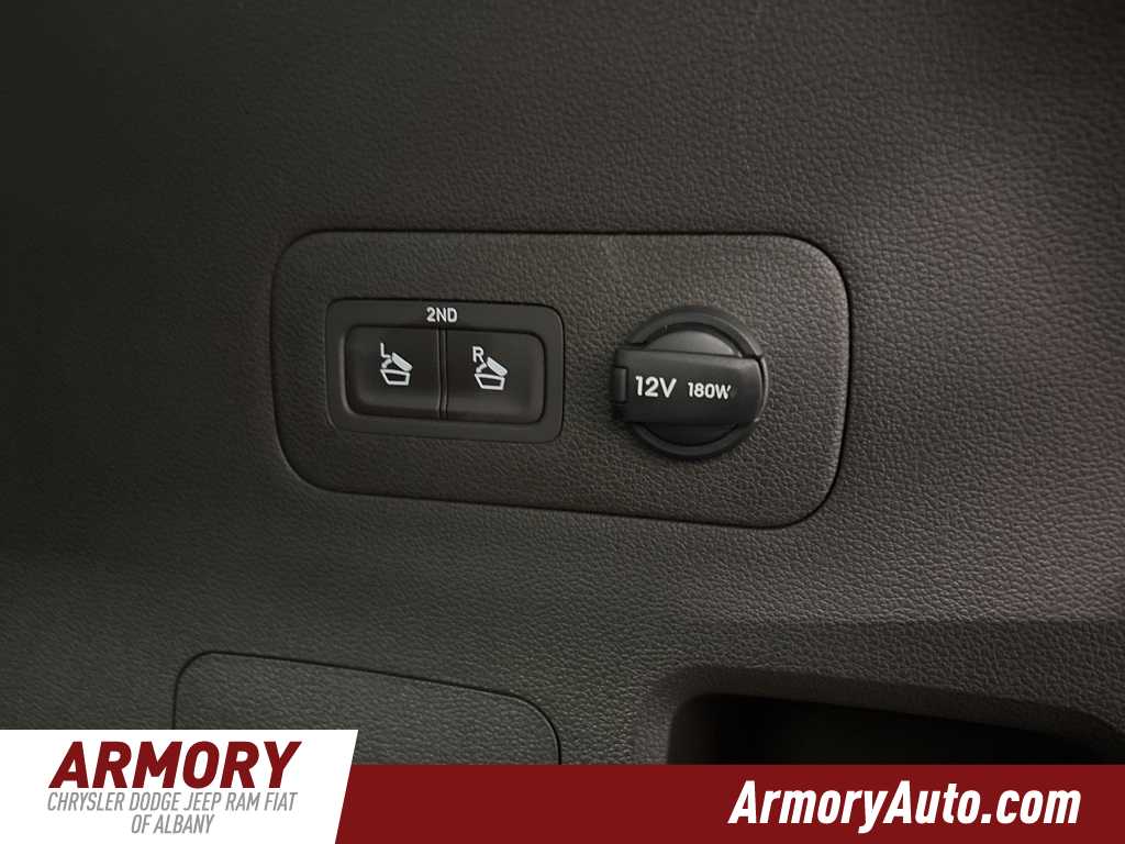 Thumbnail: 2023 Hyundai Santa Fe - 31