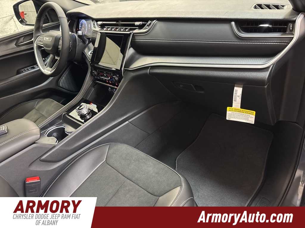 Thumbnail: 2025 Jeep Grand Cherokee L - 39