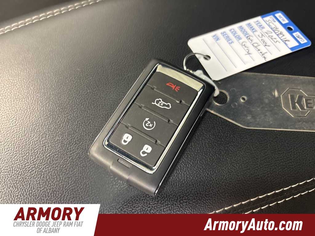 Thumbnail: 2025 Jeep Grand Cherokee - 21