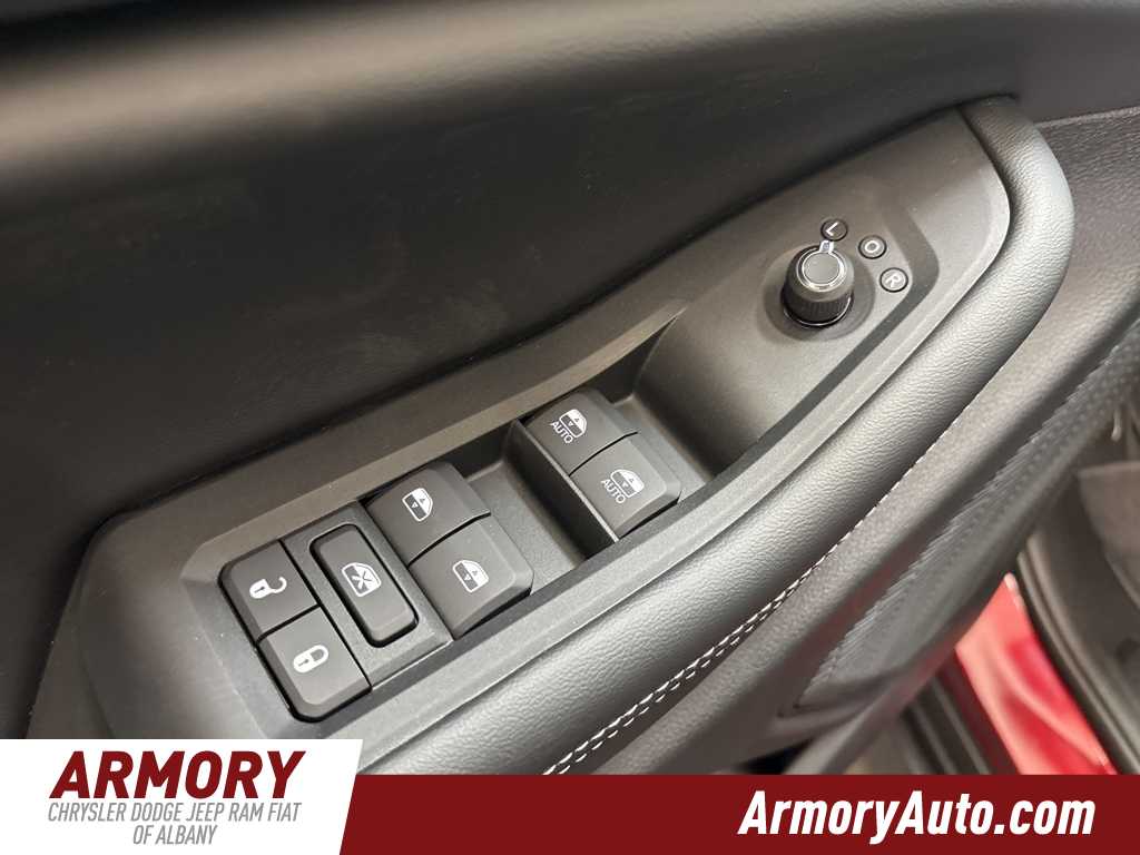 Thumbnail: 2025 Jeep Grand Cherokee - 8