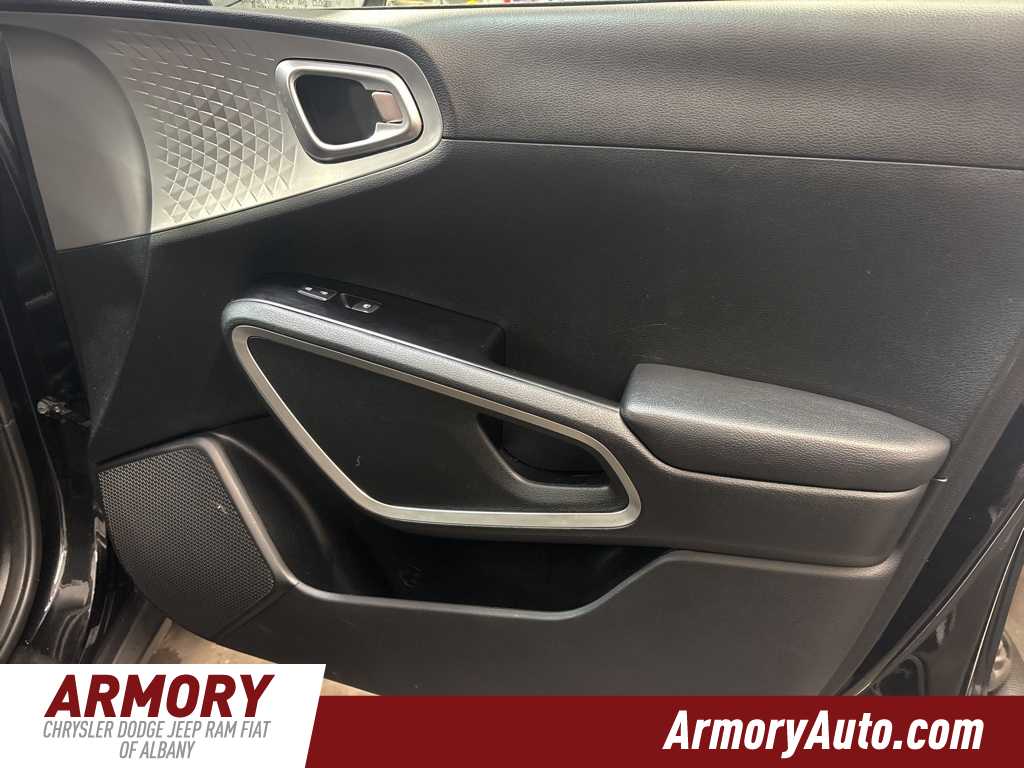 Thumbnail: 2023 Kia Soul - 32