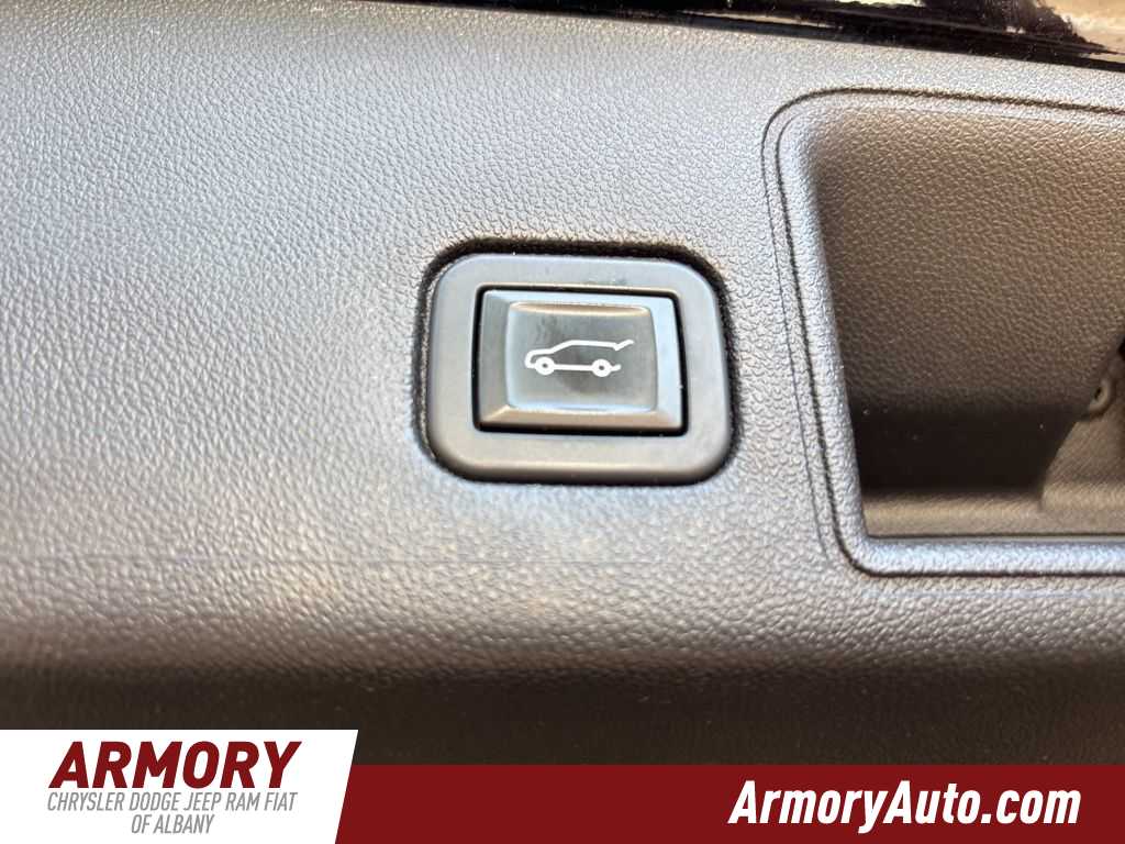 Thumbnail: 2020 GMC Terrain - 30
