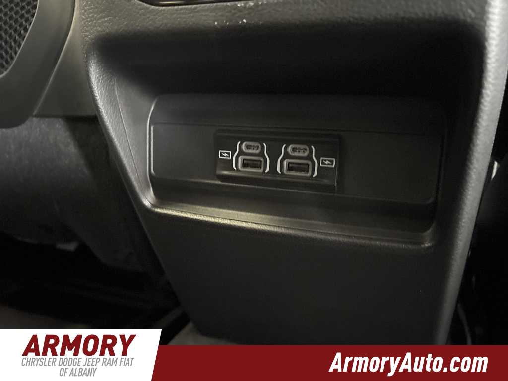 Thumbnail: 2025 Jeep Grand Cherokee - 31