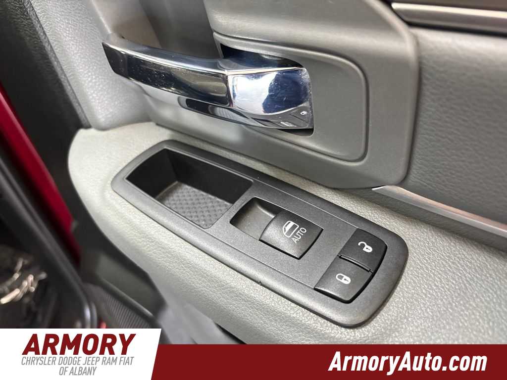 Thumbnail: 2019 RAM 1500 Classic - 36