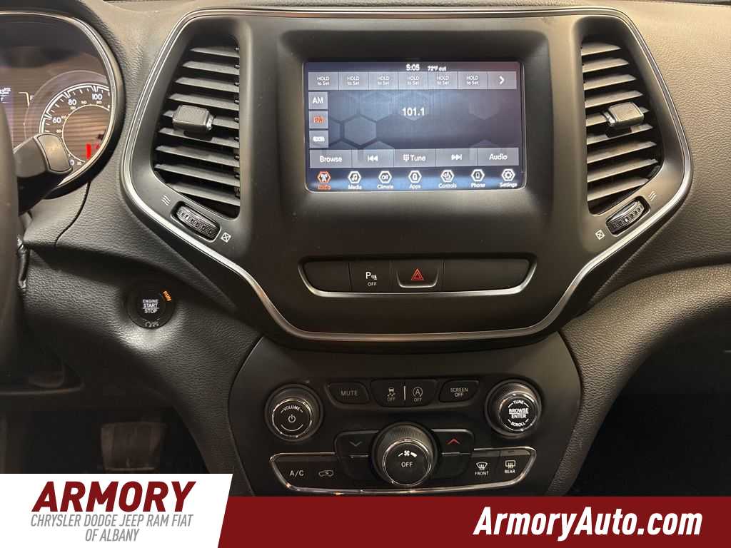 Thumbnail: 2020 Jeep Cherokee - 16