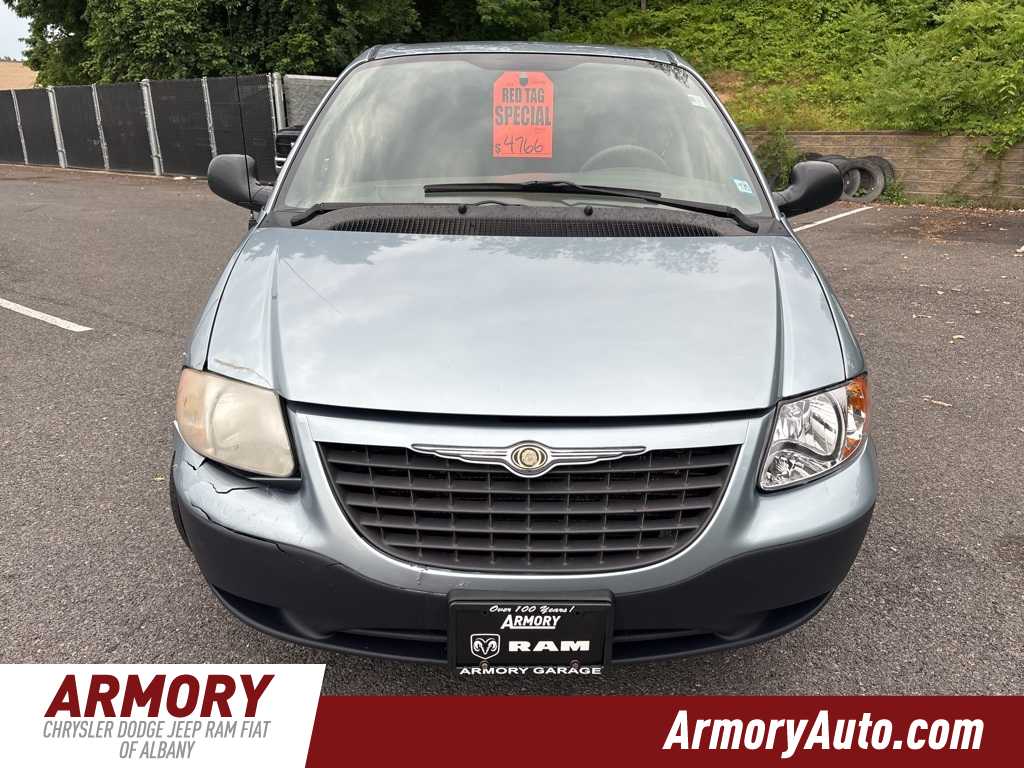 Thumbnail: 2002 Chrysler Voyager - 2