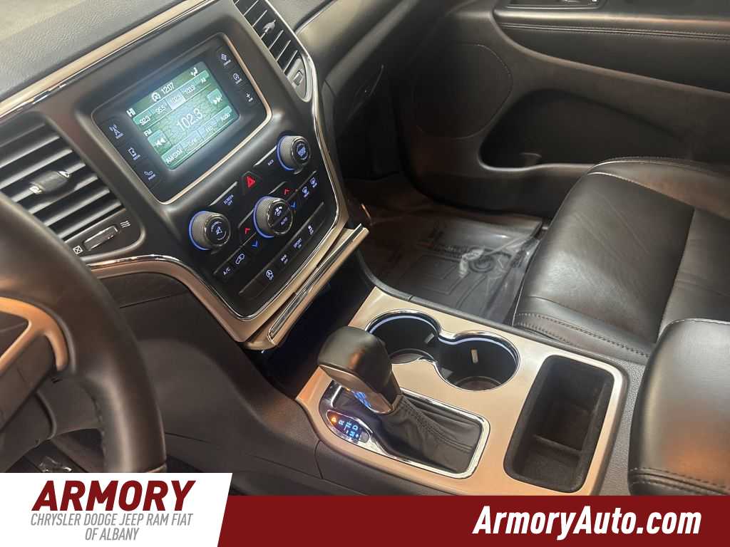 Thumbnail: 2016 Jeep Grand Cherokee - 17