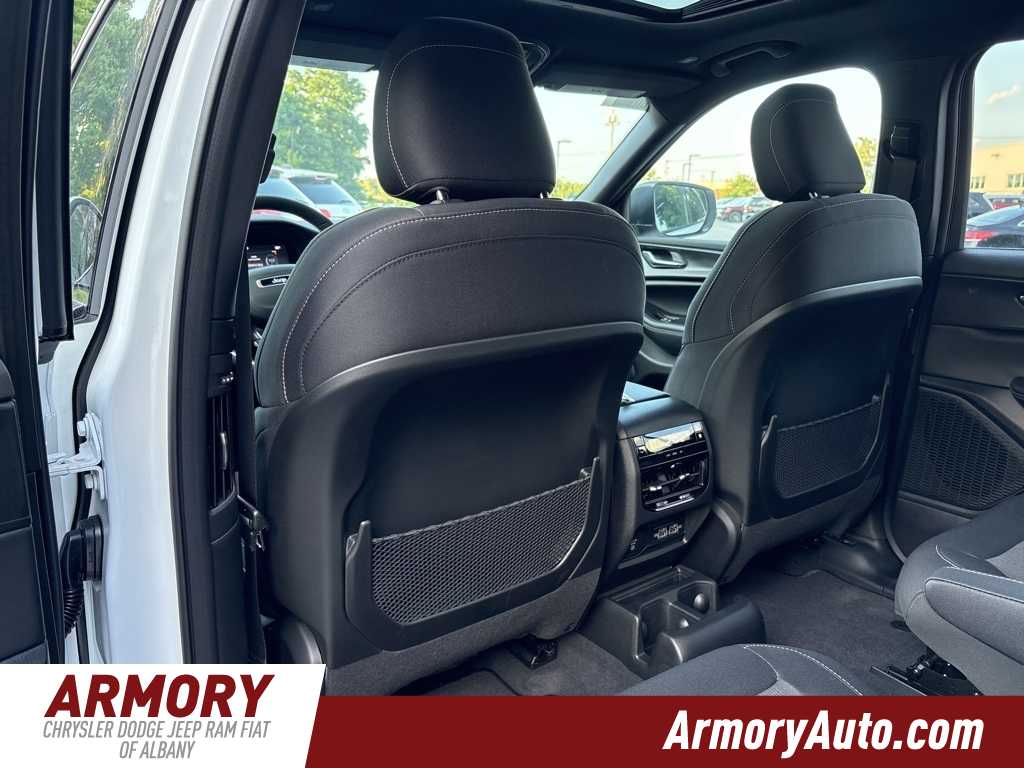 Thumbnail: 2025 Jeep Grand Cherokee L - 14