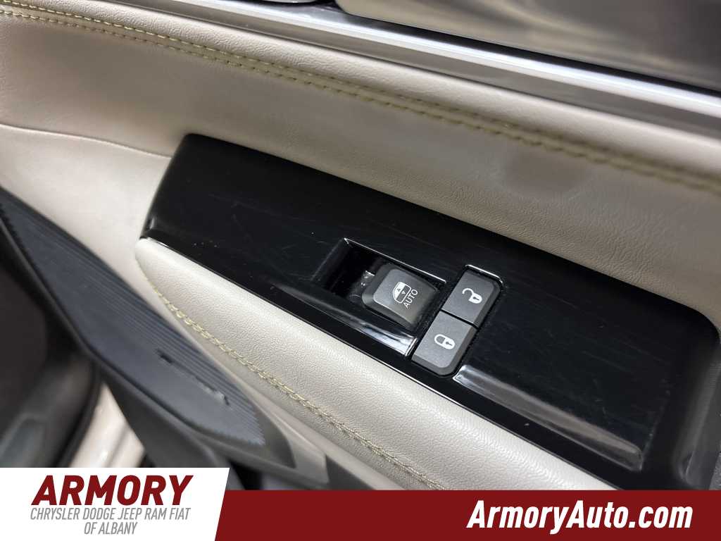 Thumbnail: 2024 Jeep Wagoneer - 42