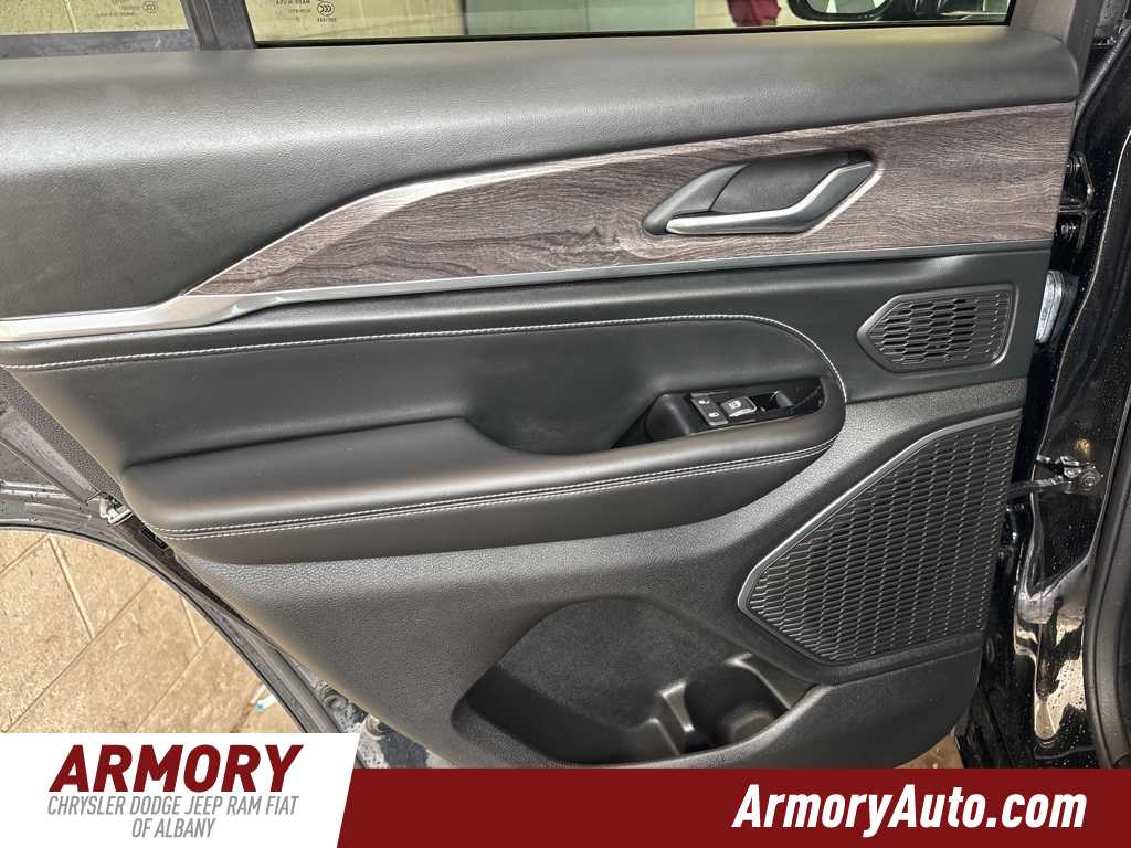 Thumbnail: 2023 Jeep Grand Cherokee - 30