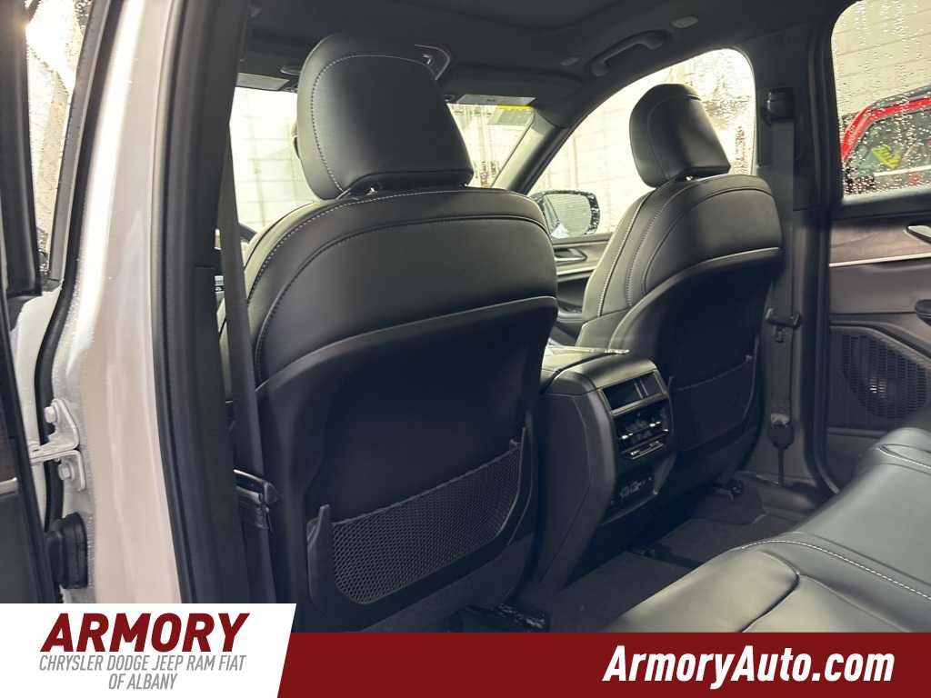 Thumbnail: 2025 Jeep Grand Cherokee - 25