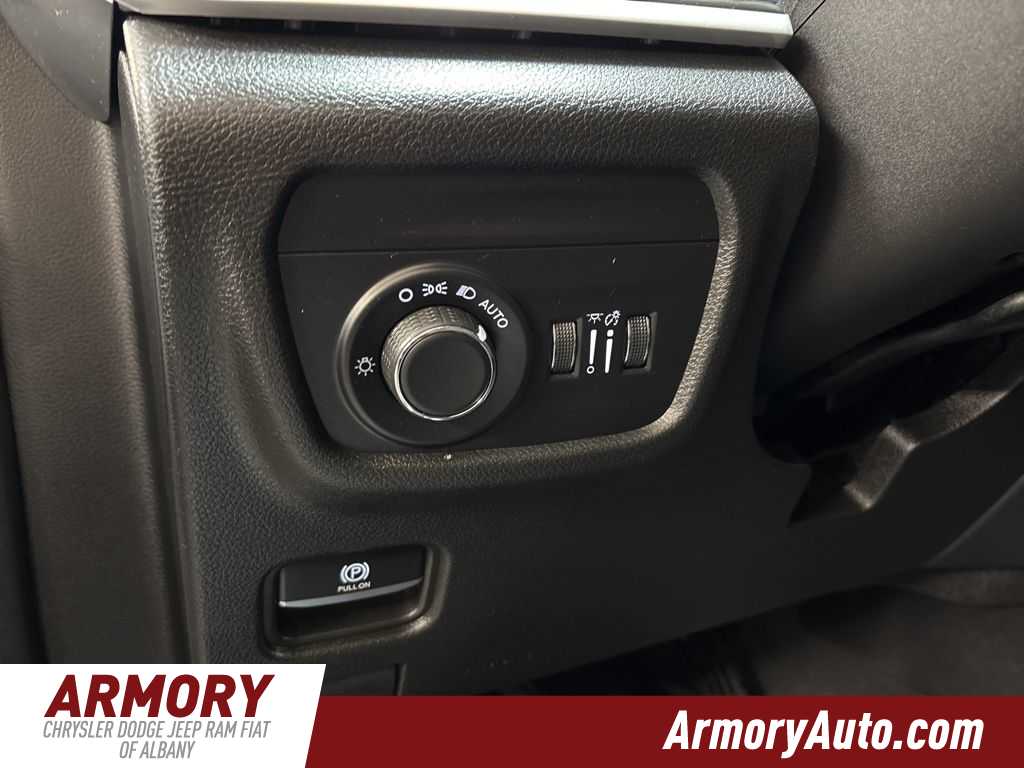 Thumbnail: 2023 Jeep Grand Cherokee L - 10