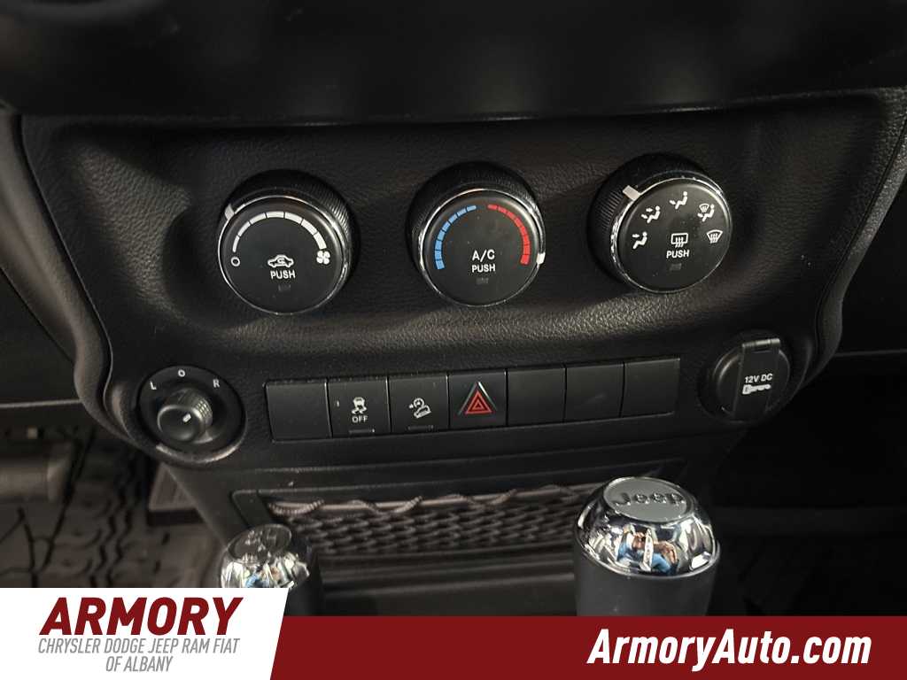 Thumbnail: 2018 Jeep Wrangler - 15