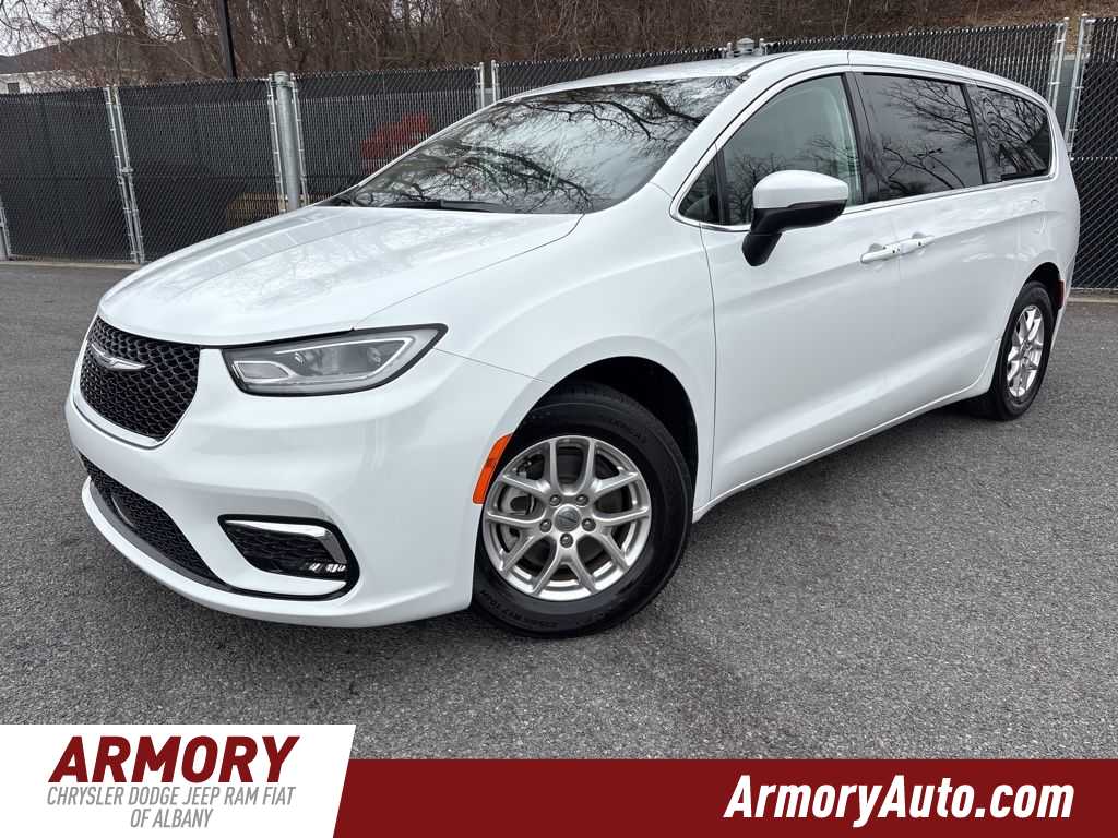 Thumbnail: 2023 Chrysler Pacifica - 1