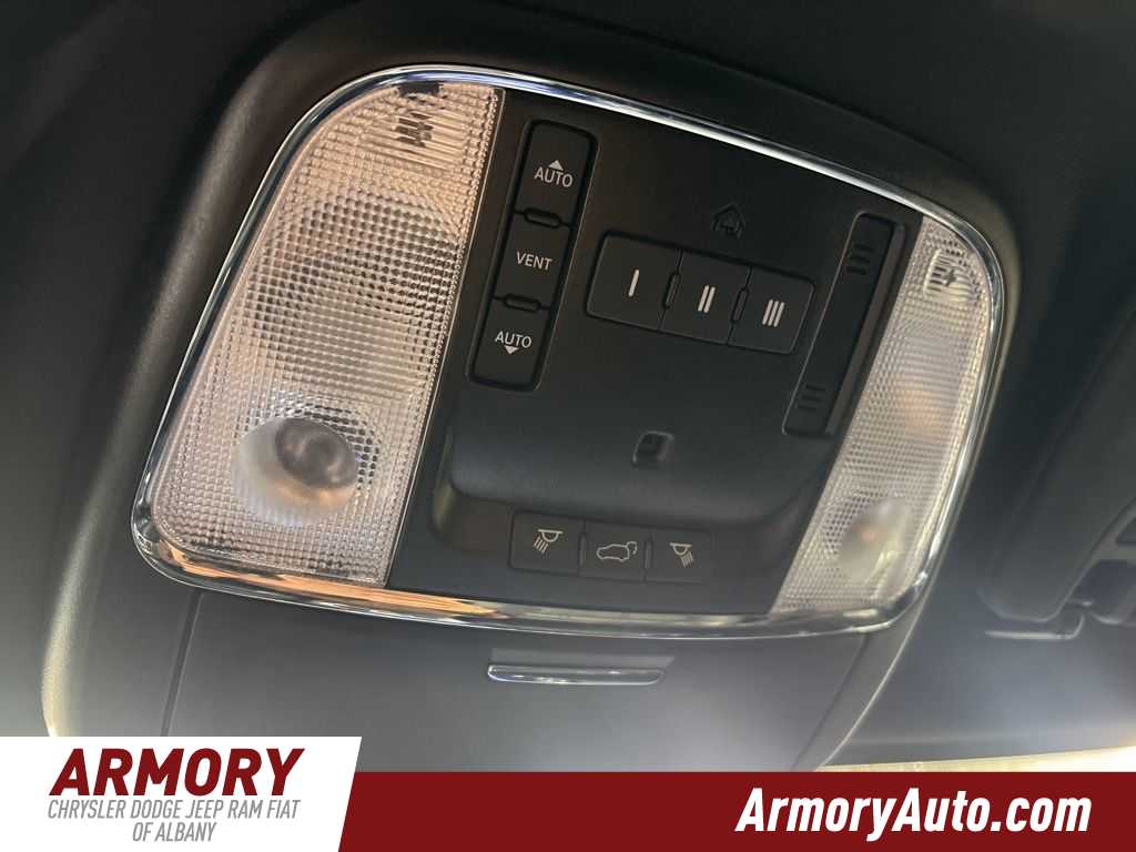 Thumbnail: 2020 Jeep Grand Cherokee - 22