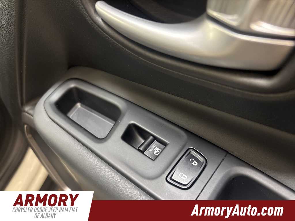 Thumbnail: 2023 Jeep Renegade - 35