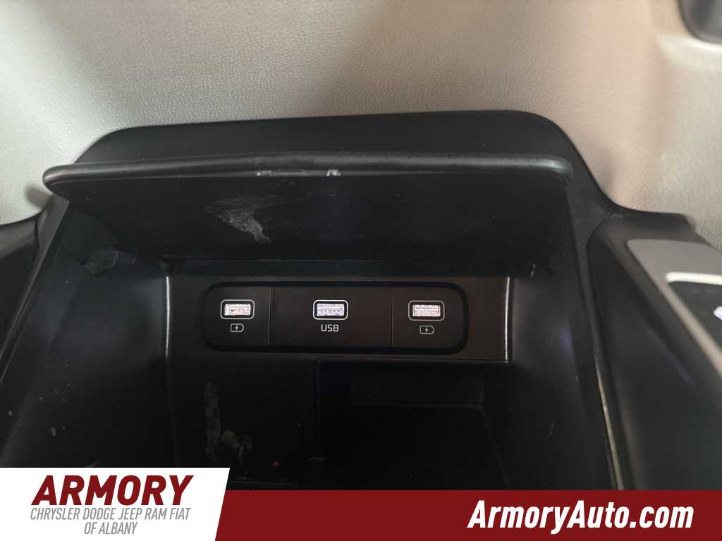 Thumbnail: 2022 Kia Sorento - 22