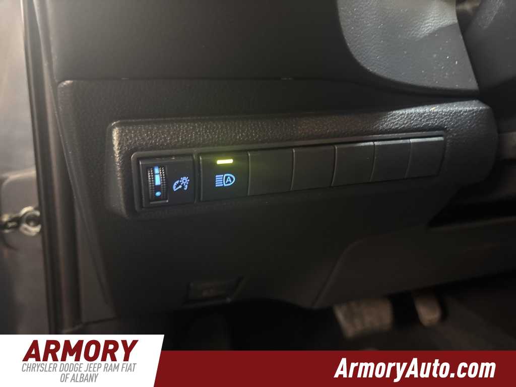 Thumbnail: 2022 Toyota Corolla - 10