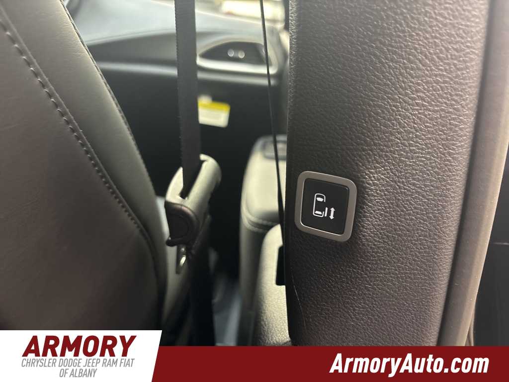 Thumbnail: 2026 Chrysler Pacifica - 37