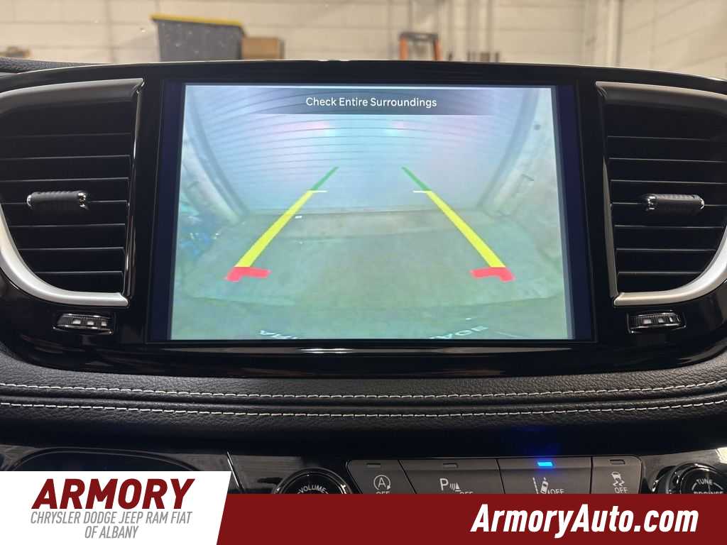 Thumbnail: 2026 Chrysler Pacifica - 19