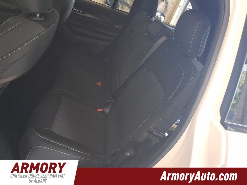 Thumbnail: 2025 Jeep Grand Cherokee - 21