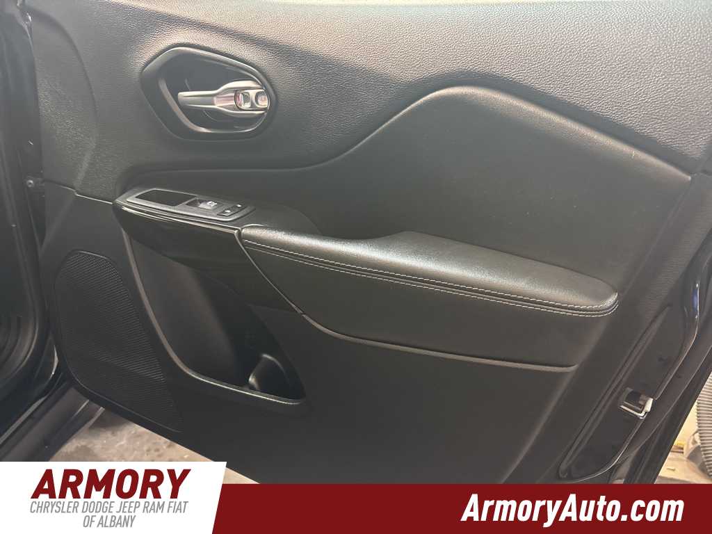 Thumbnail: 2023 Jeep Cherokee - 36