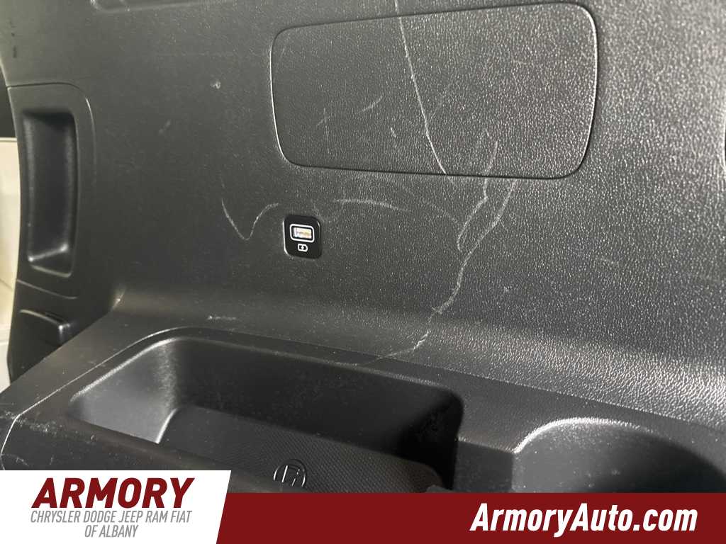 Thumbnail: 2022 Kia Sorento - 37