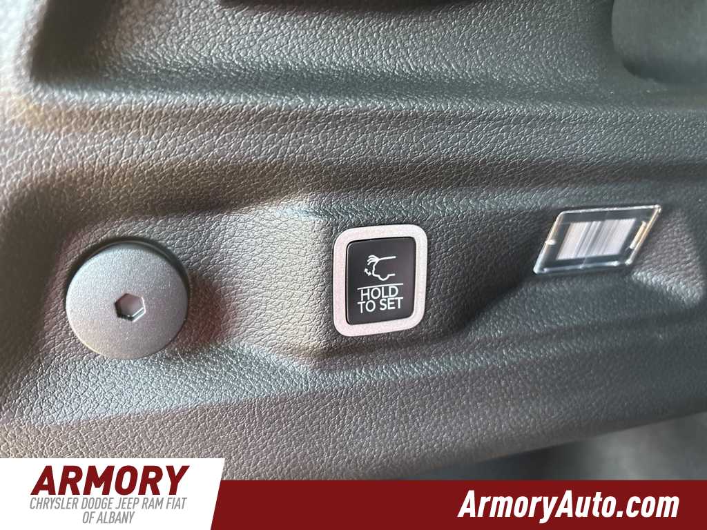 Thumbnail: 2025 Jeep Grand Cherokee L - 31