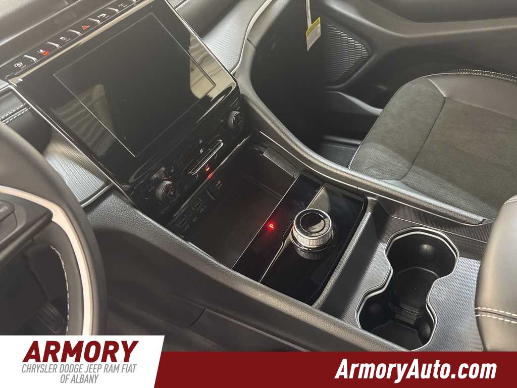 Thumbnail: 2025 Jeep Grand Cherokee L - 15