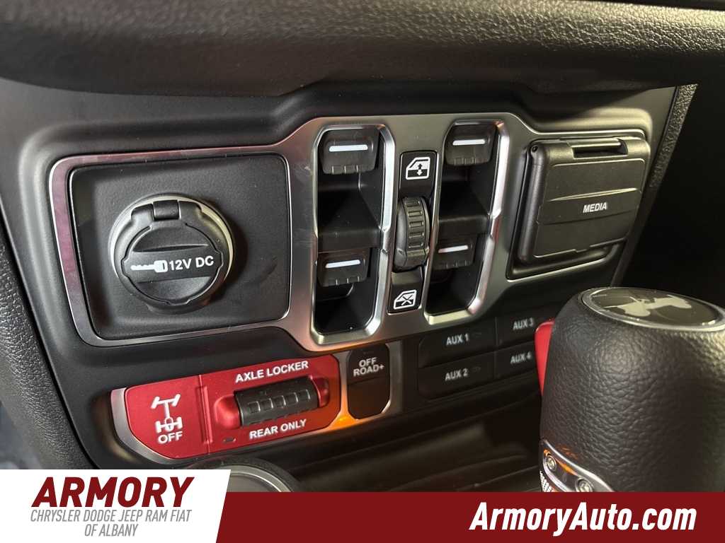 Thumbnail: 2025 Jeep Wrangler - 19