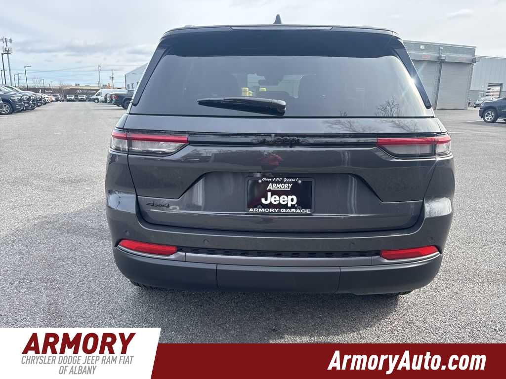 Thumbnail: 2026 Jeep Grand Cherokee - 5