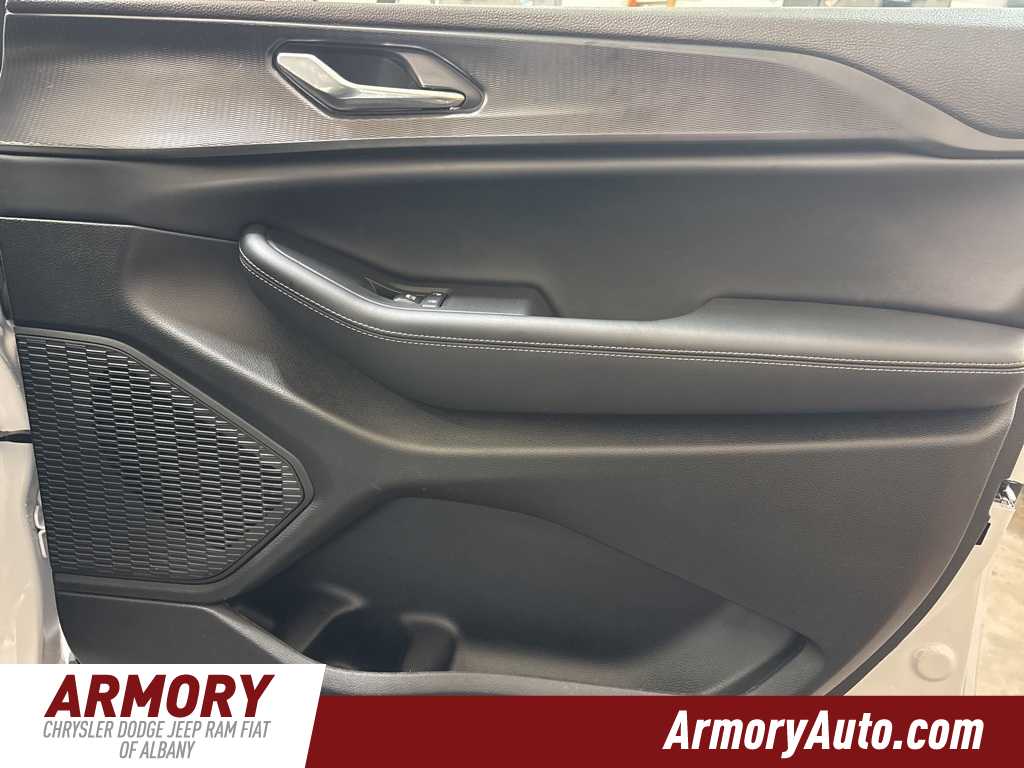 Thumbnail: 2025 Jeep Grand Cherokee - 37