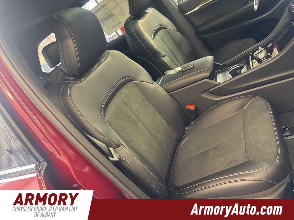 Thumbnail: 2026 Jeep Grand Cherokee - 40