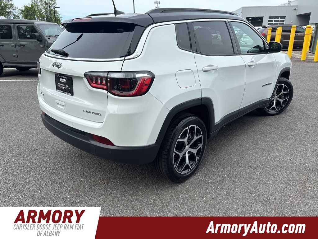 Thumbnail: 2024 Jeep Compass - 4
