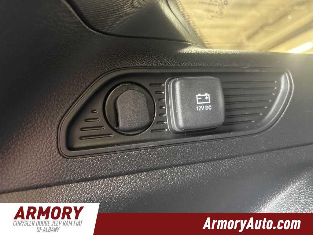 Thumbnail: 2026 Jeep Grand Cherokee - 31