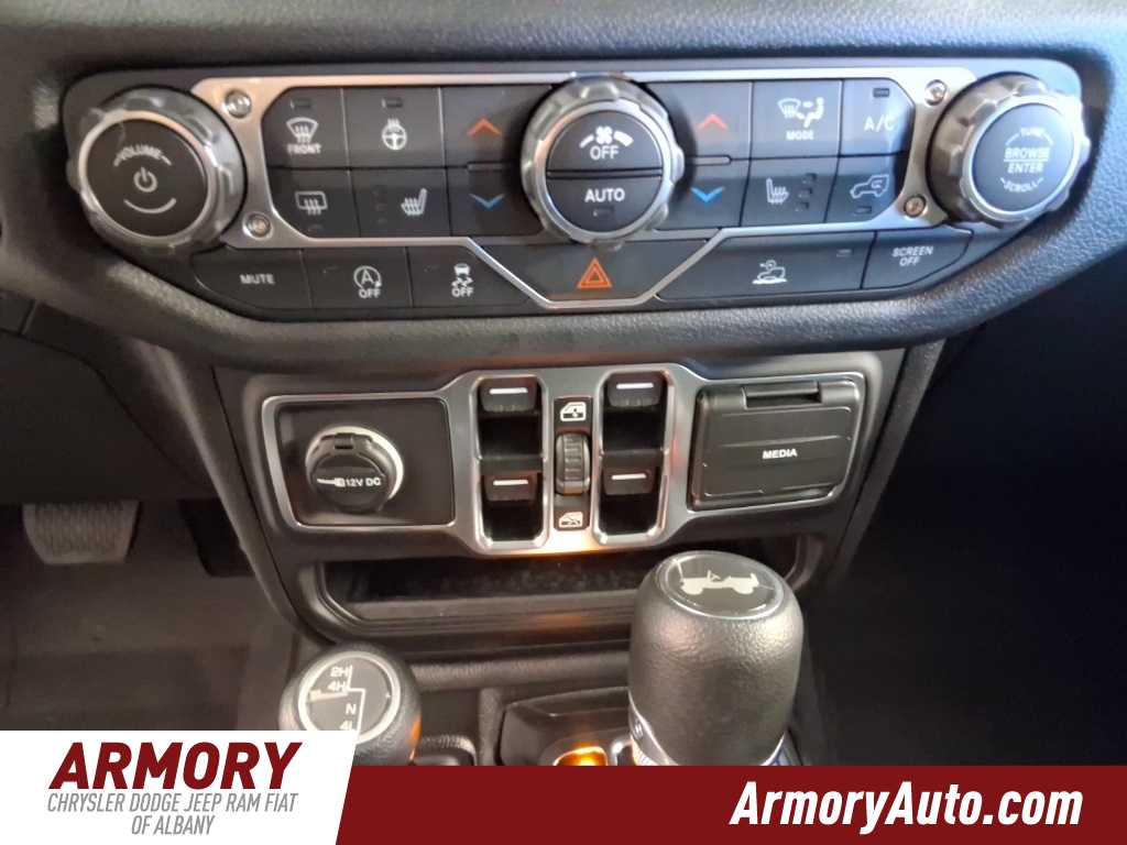 Thumbnail: 2025 Jeep Wrangler - 19