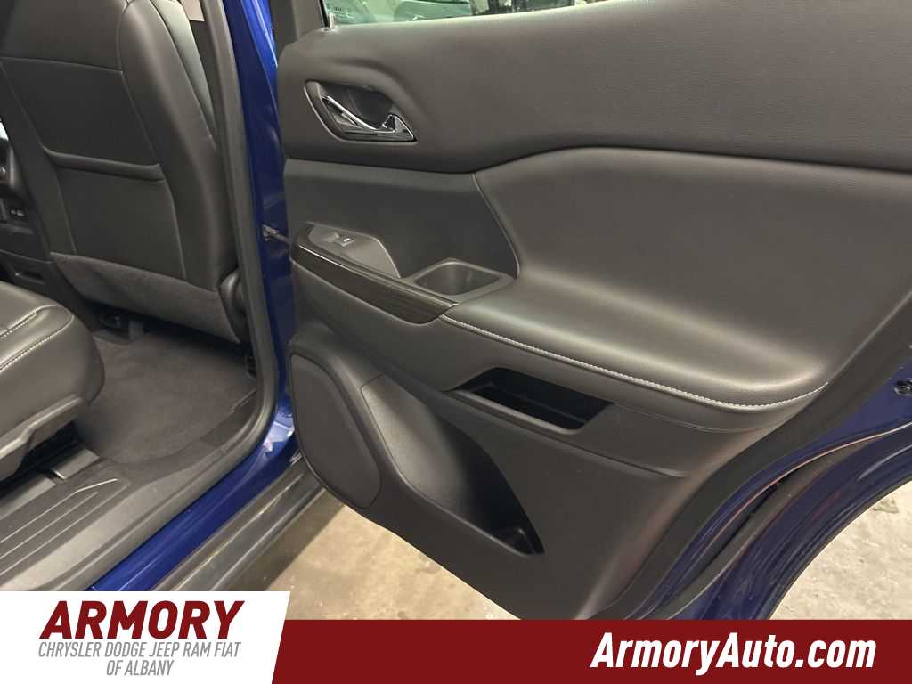 Thumbnail: 2023 GMC Acadia - 34