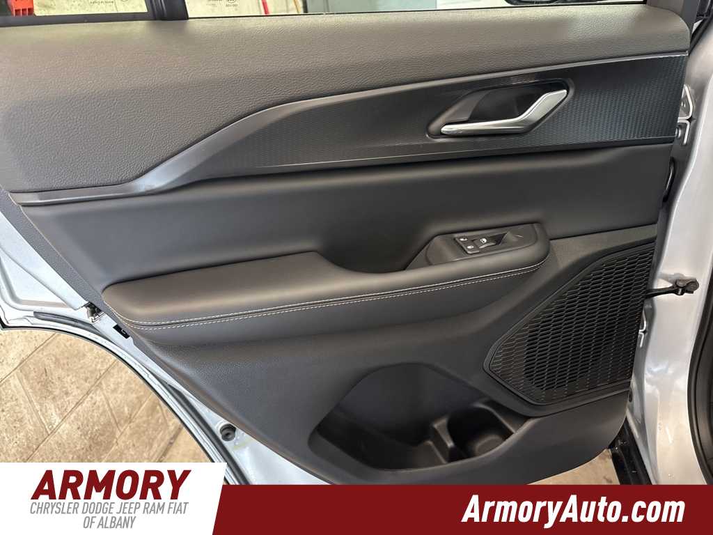 Thumbnail: 2025 Jeep Grand Cherokee - 21