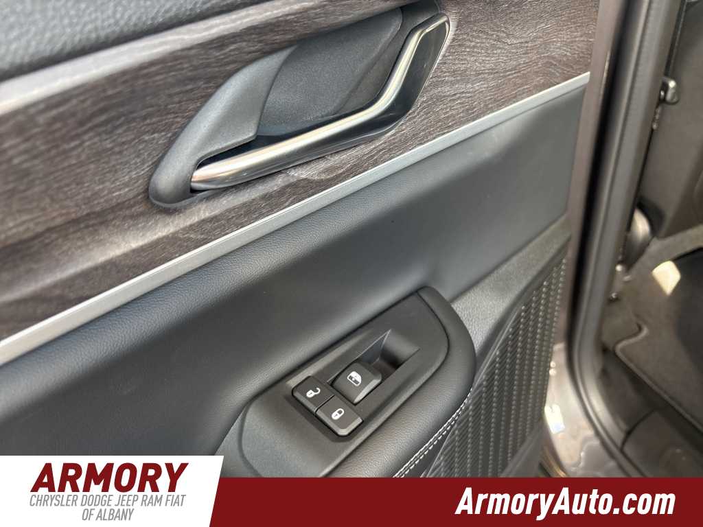 Thumbnail: 2025 Jeep Grand Cherokee - 24