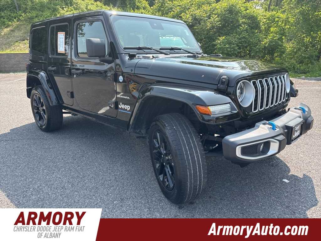 2024 Jeep Wrangler Sahara 3