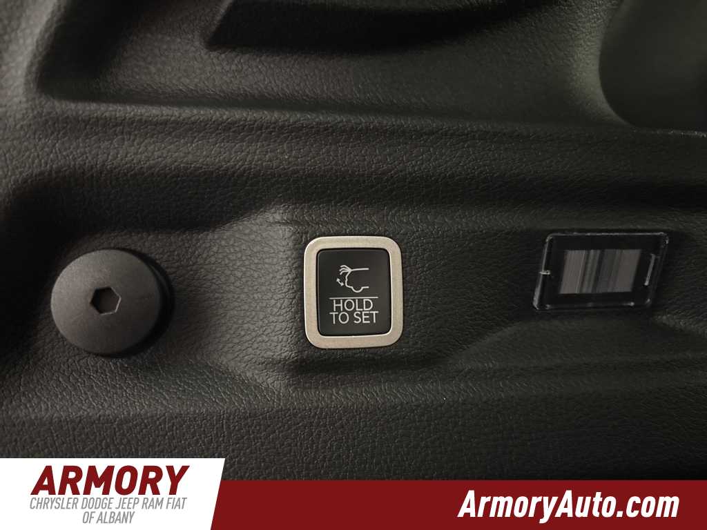 Thumbnail: 2025 Jeep Grand Cherokee L - 30