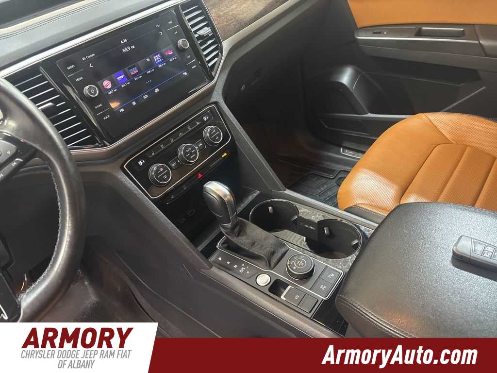 Thumbnail: 2018 Volkswagen Atlas - 16