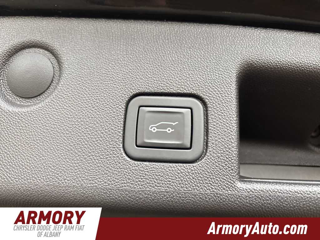 Thumbnail: 2024 Chevrolet Equinox - 30