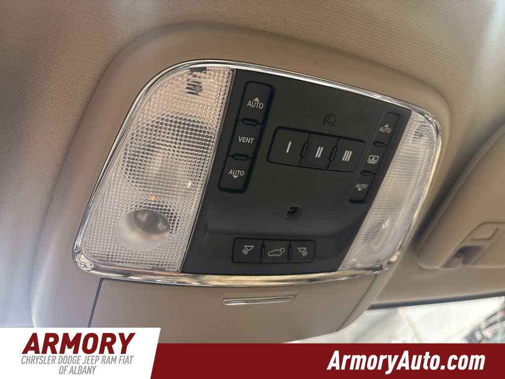 Thumbnail: 2016 Jeep Grand Cherokee - 23